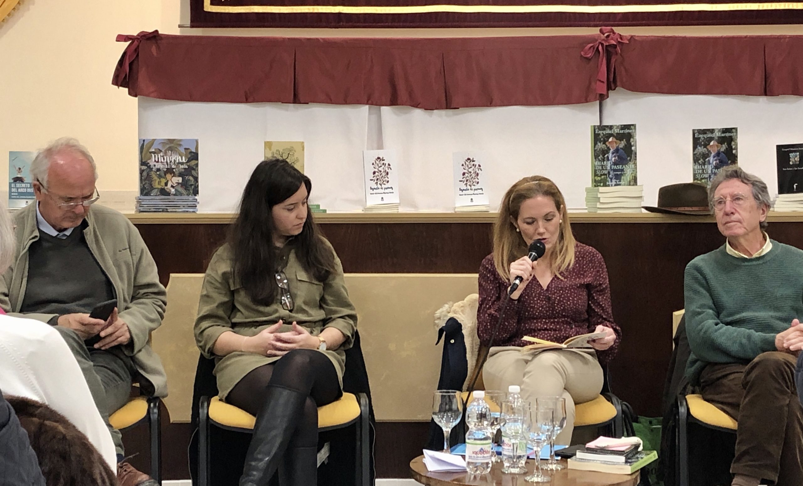 Presentación del libro "Pasarela de poemas"